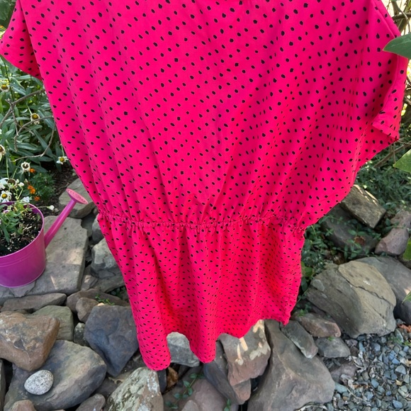 Rumor has it ! red with black polka dot top - Picture 2 of 3